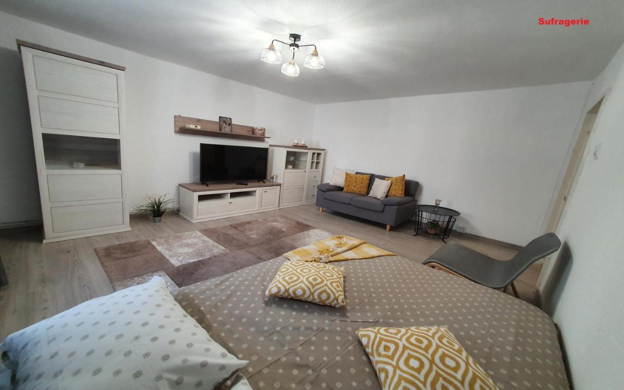 Mia Central Apart, 3 Rooms, 2 Baths, Afi Mall Brasov Luaran gambar